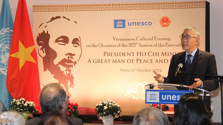 Phó Tổng Giám đốc UNESCO Xing Qu nhấn mạnh tầm quan trọng của việc phát huy những tư tưởng lớn về giáo dục, văn hóa như của Chủ tịch Hồ Chí Minh.