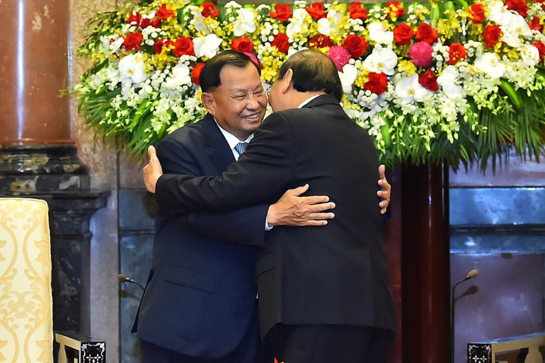 [Ảnh] Chủ tịch nước Nguyễn Xuân Phúc tiếp Chủ tịch Thượng viện Vương quốc Campuchia Samdech Say Chhum ảnh 2