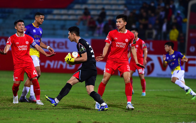 Viettel sớm tạo ra những áp lực.