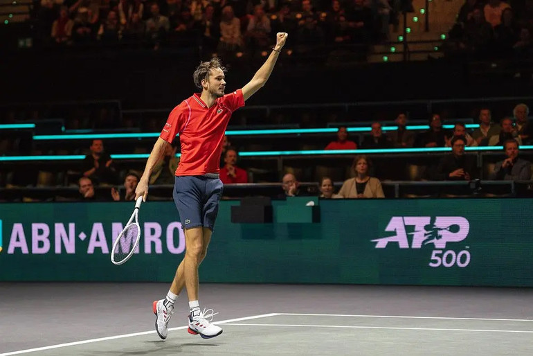 Daniil Medvedev vùng lên ở set thi đấu thứ hai.