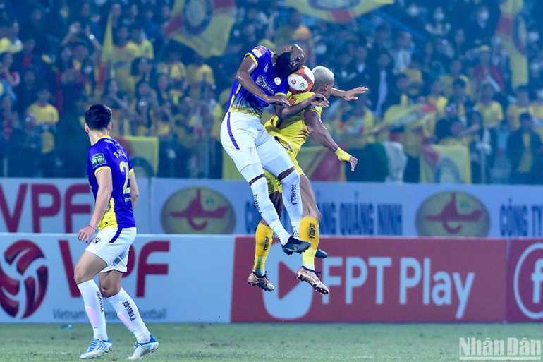 Quyết liệt đến những phút cuối cùng. Quyết liệt đến những phút cuối cùng.