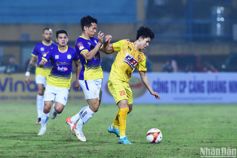 Những ưu thế đầu tiên thuộc về Thanh Hóa. Những ưu thế đầu tiên thuộc về Thanh Hóa.