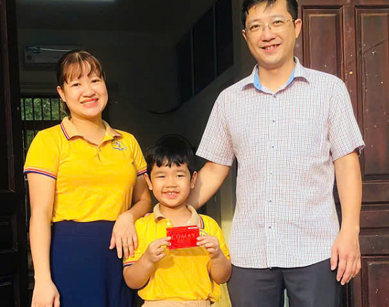 Gia đình cháu Tạ Đức Phúc.