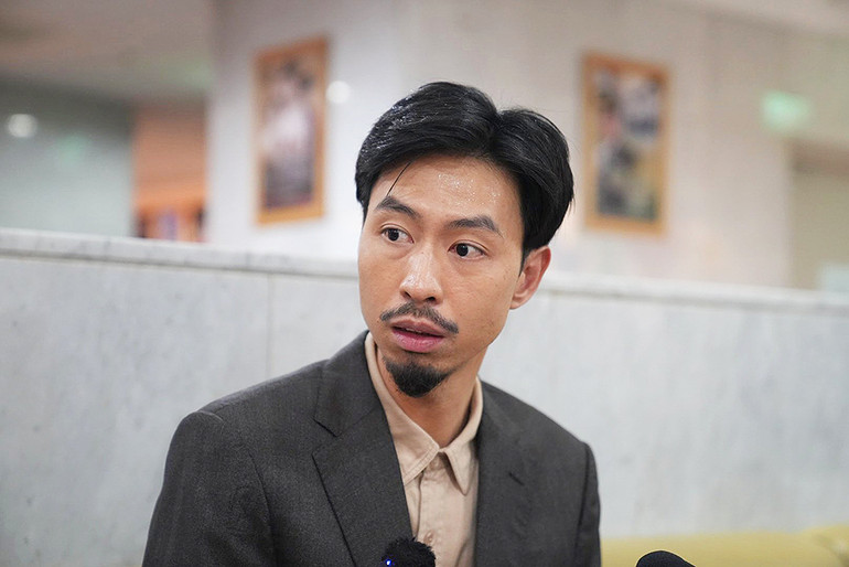 Ca sĩ Nguyễn Đức Cường (Đen Vâu) chia sẻ bên lề buổi lễ tuyên dương.