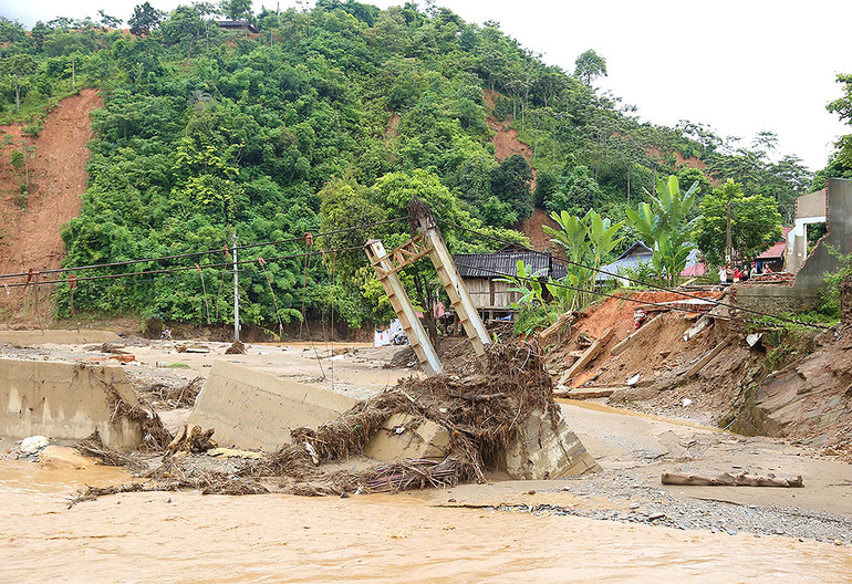 Hiện trạng một số khu vực tại xã Chiềng Nơi bị ảnh hưởng nặng nề bởi đợt mưa lũ vừa qua.