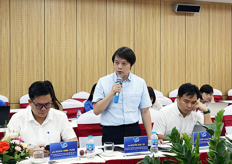 Các đại biểu đóng góp ý kiến tại Hội nghị.