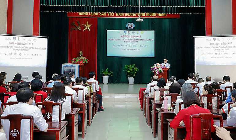 Nhiều cơ sở giáo dục nghề nghiệp - giáo dục thường xuyên đang tích cực tăng cường công tác đánh giá hoạt động đào tạo gắn với phong trào "Học sinh 3 rèn luyện".