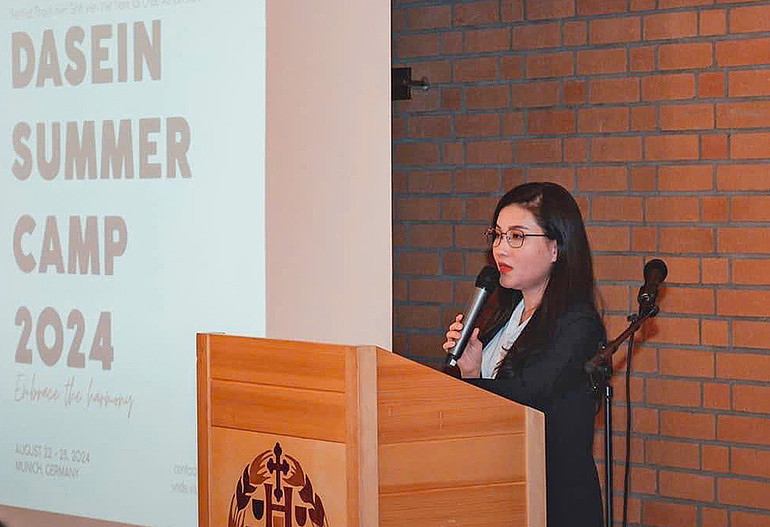 Đồng chí Hồ Hồng Nguyên phát biểu ý kiến tại Lễ khai mạc Hội trại.