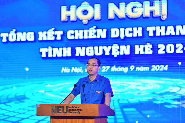 Phó Bí thư Thành đoàn, Chủ tịch Hội Sinh viên thành phố Hà Nội Nguyễn Tiến Hưng phát biểu ý kiến tại hội nghị.