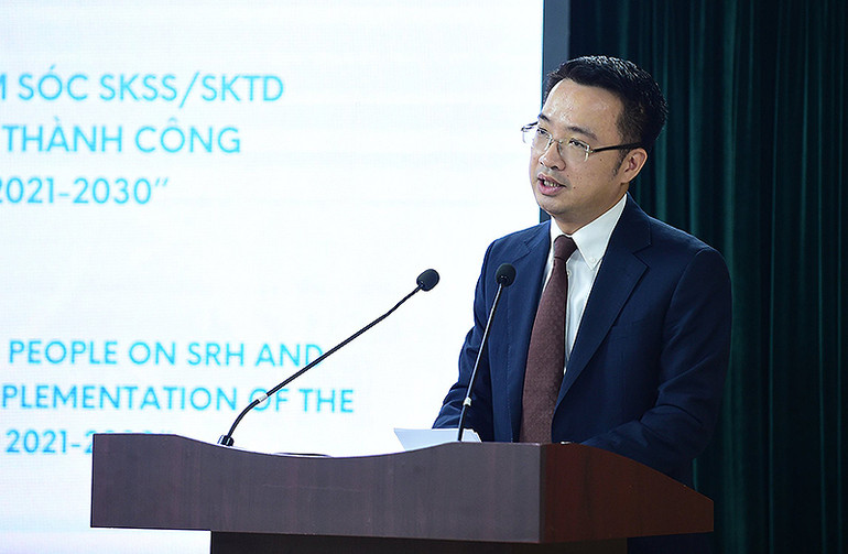 Đồng chí Nguyễn Tường Lâm thông tin về Dự án.