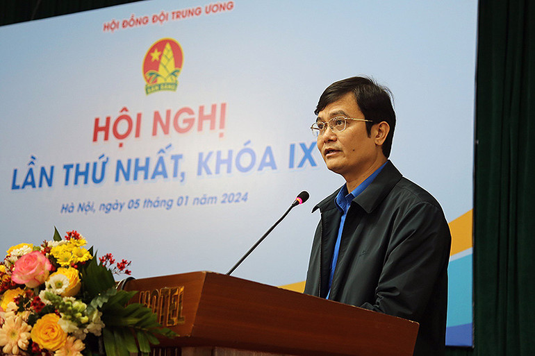 Đồng chí Bùi Quang Huy phát biểu ý kiến tại hội nghị. Đồng chí Bùi Quang Huy phát biểu ý kiến tại hội nghị.