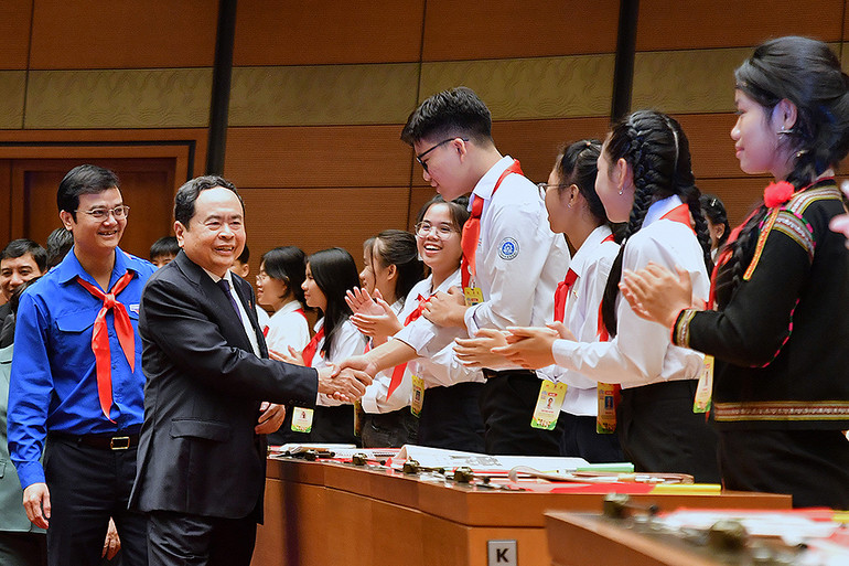 Đồng chí Trần Thanh Mẫn và các đại biểu tại hội trường.
