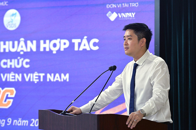 Đồng chí Lâm Tùng chia sẻ thông tin về giải đấu.