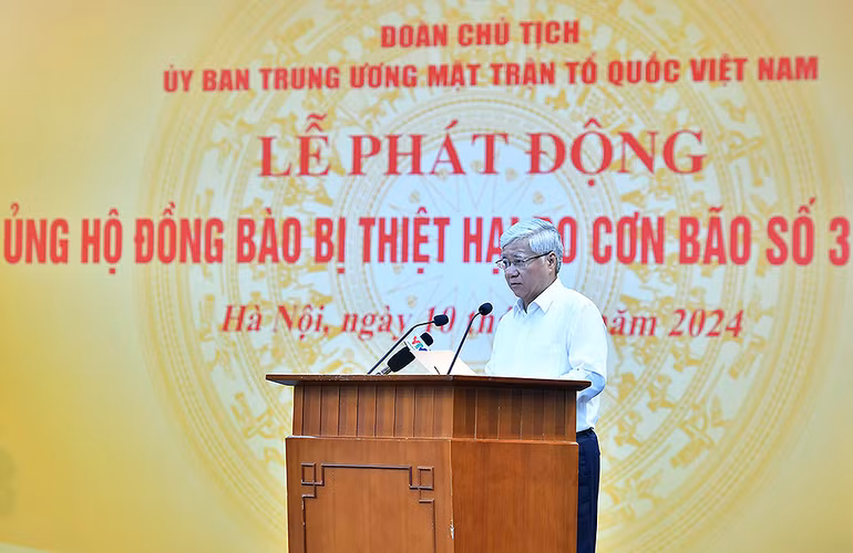 Đồng chí Đỗ Văn Chiến phát biểu ý kiến tại buổi lễ.