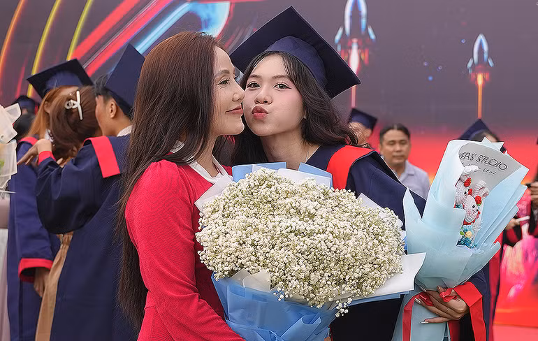 Những khoảnh khắc khó quên, nơi mỗi bạn trẻ có cơ hội thể hiện tình cảm với mẹ của mình.
