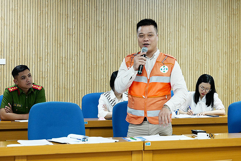 Trưởng Nhóm thiện nguyện FAS Angel Phạm Quốc Việt nêu ý kiến tại hội nghị.