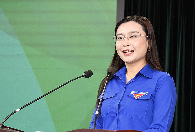 Đồng chí Nguyễn Phạm Duy Trang chia sẻ về Hành trình "Điện Biên Phủ - Khát vọng non sông". Đồng chí Nguyễn Phạm Duy Trang chia sẻ về Hành trình "Điện Biên Phủ - Khát vọng non sông".