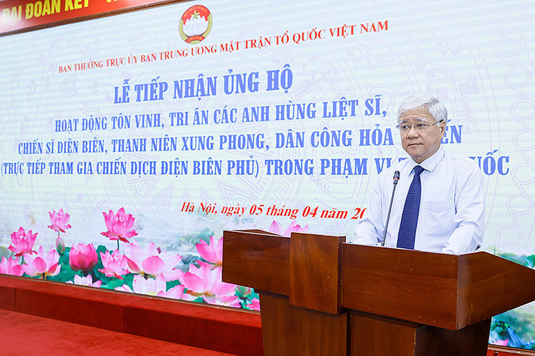 Chủ tịch Ủy ban Trung ương Mặt trận Tổ quốc Việt Nam Đỗ Văn Chiến phát biểu ý kiến tại buổi lễ.