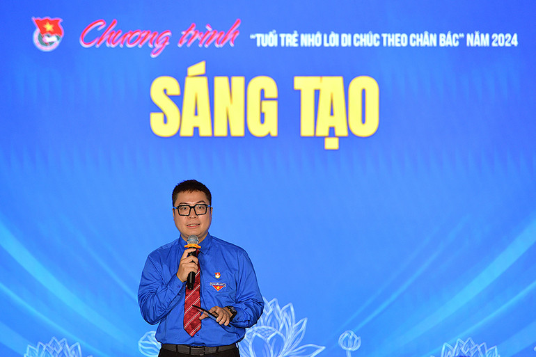 Đồng chí Đặng Cao Cường với bài tham luận truyền cảm hứng đến các đại biểu.