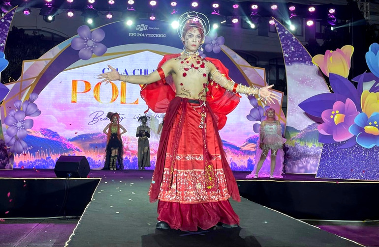 Các bạn trẻ tự tin tỏa sáng trong đêm chung kết. Các bạn trẻ tự tin tỏa sáng trong đêm chung kết.