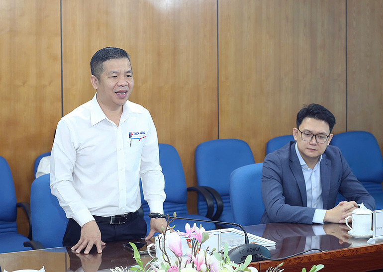 Ông Trịnh Văn Hào chia sẻ ý kiến tại buổi tiếp nhận.