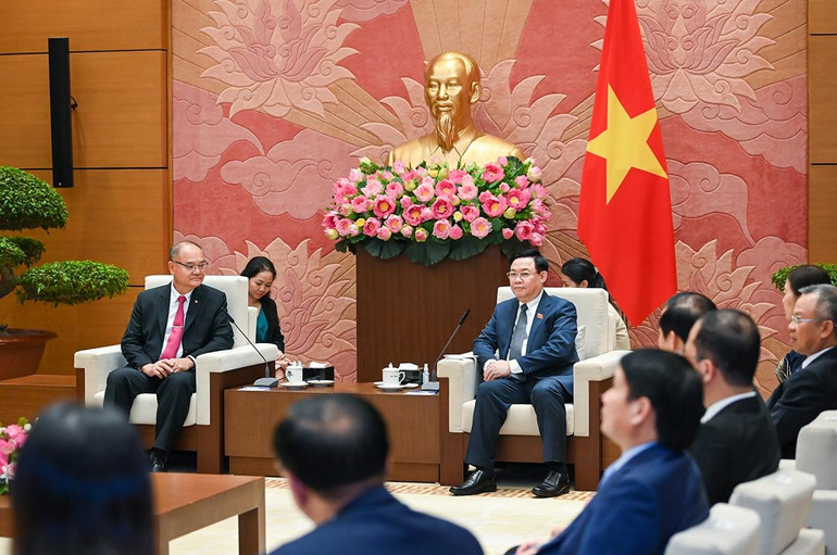 [Ảnh] Chủ tịch Quốc hội Vương Đình Huệ tiếp Phó Chủ tịch thứ nhất Thượng viện Thái Lan Singsuk Singpai ảnh 6