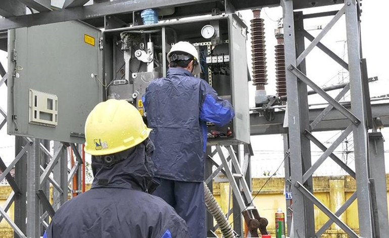 Công ty Điện lực Quảng Nam khẩn trương khắc phục hệ thống điện. Công ty Điện lực Quảng Nam khẩn trương khắc phục hệ thống điện.