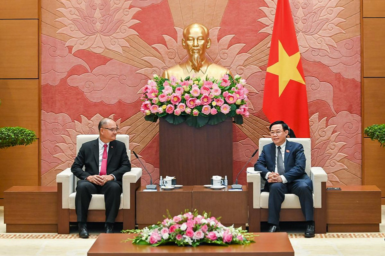 [Ảnh] Chủ tịch Quốc hội Vương Đình Huệ tiếp Phó Chủ tịch thứ nhất Thượng viện Thái Lan Singsuk Singpai ảnh 1