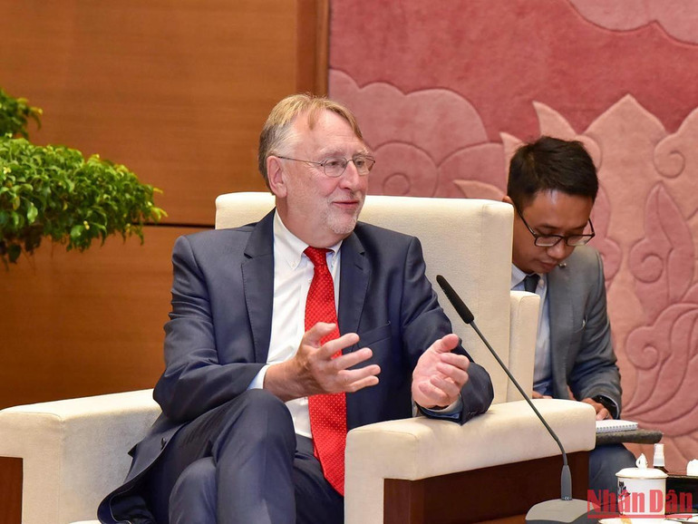 Chủ tịch Quốc hội tiếp Chủ tịch Ủy ban Thương mại Quốc tế, Nghị viện Châu Âu ảnh 2