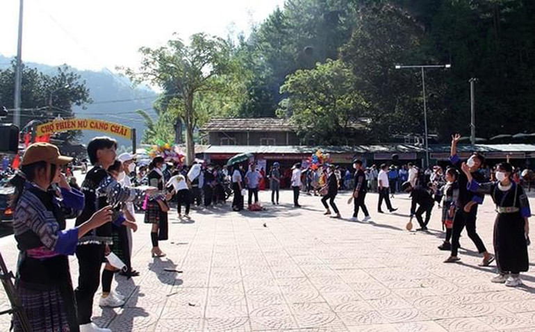 Các trò chơi dân gian tại lễ hội.