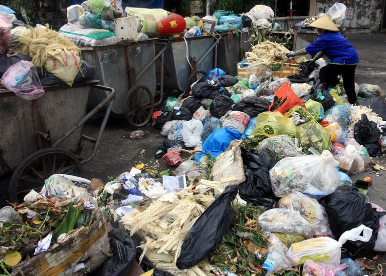 Rác thải sinh hoạt ùn ứ cục bộ vào một số thời điểm tại Thái Bình.