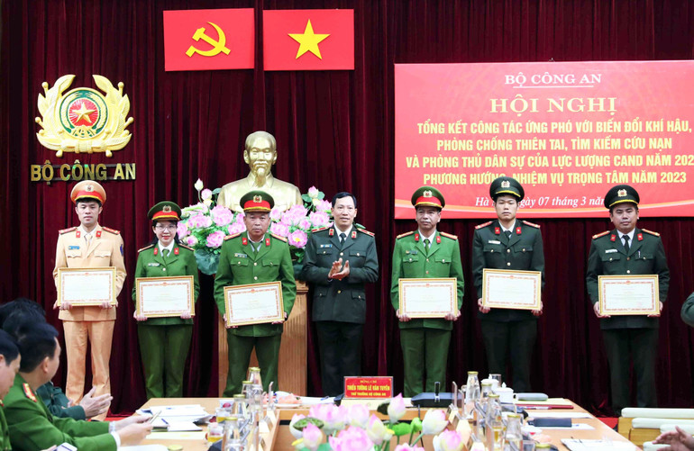 Thiếu tướng Lê Văn Tuyến, Thứ trưởng Bộ Công an, Trưởng Ban Chỉ đạo ƯPT Bộ Công an chủ trì Hội nghị.