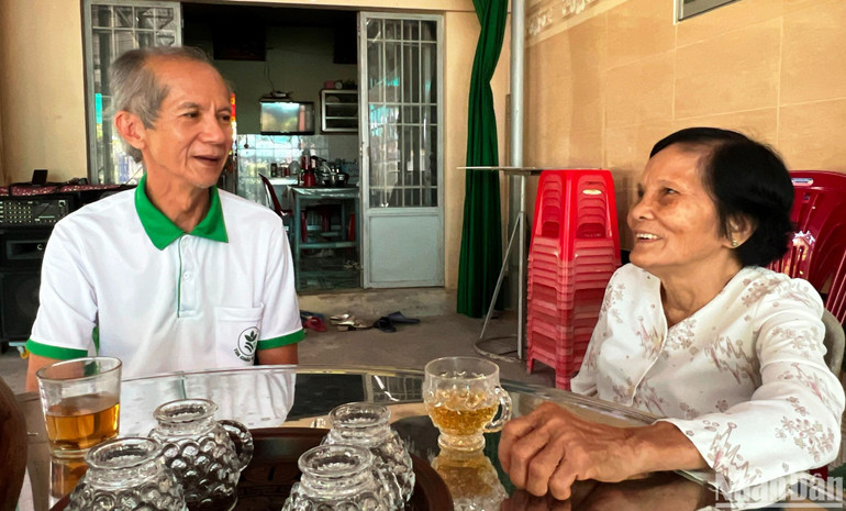 Bà Nết rất nhiệt tình tham gia công tác hội tại địa phương. Bà Nết rất nhiệt tình tham gia công tác hội tại địa phương.