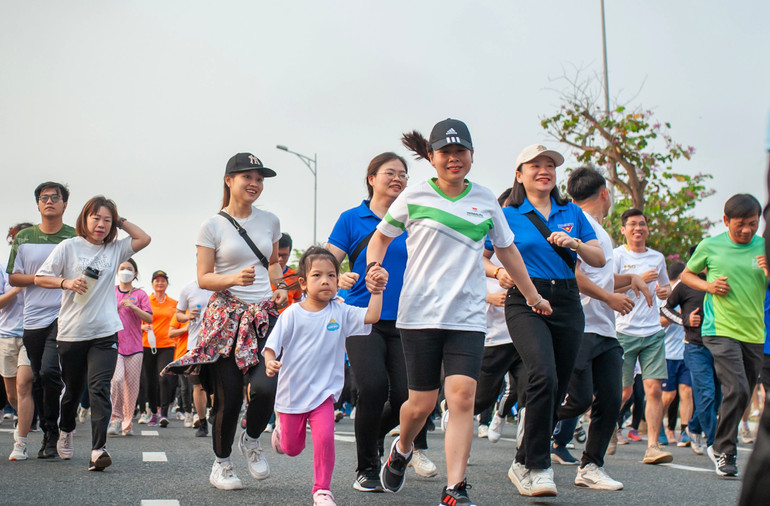 Chương trình chạy vì sức khỏe có sự tham gia của mọi tầng lớp nhân dân Đà Nẵng. Chương trình chạy vì sức khỏe có sự tham gia của mọi tầng lớp nhân dân Đà Nẵng.