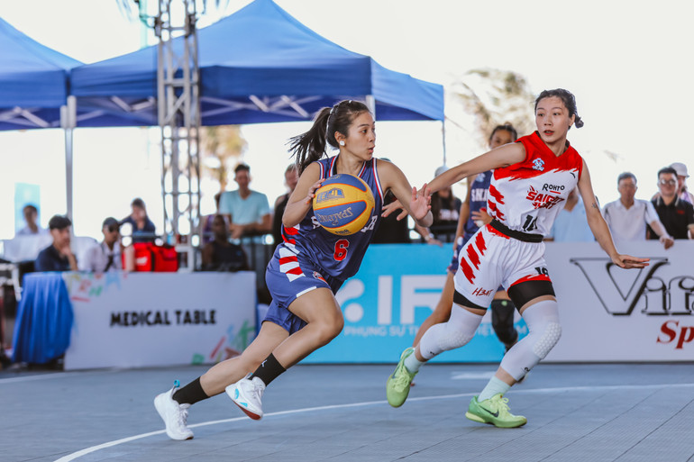 Rohto Saigon Heat đã xuất sắc vượt qua các tay ném Thái Lan ở trận bán kết.