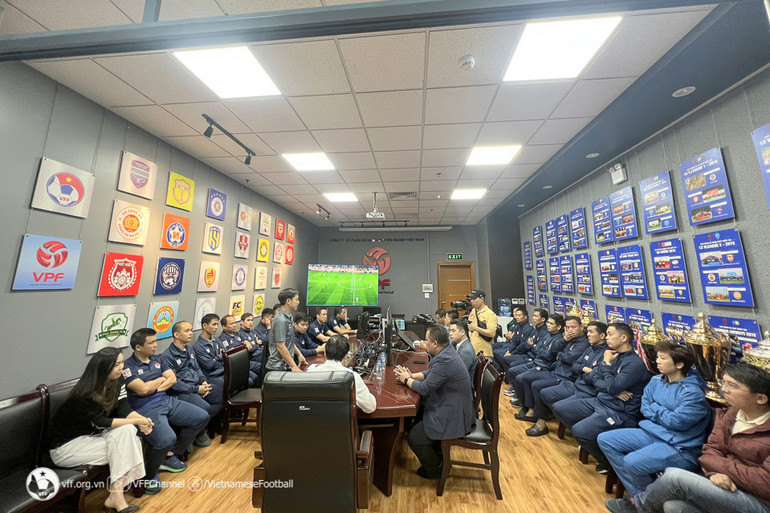 Quang cảnh một buổi học về công nghệ VAR.