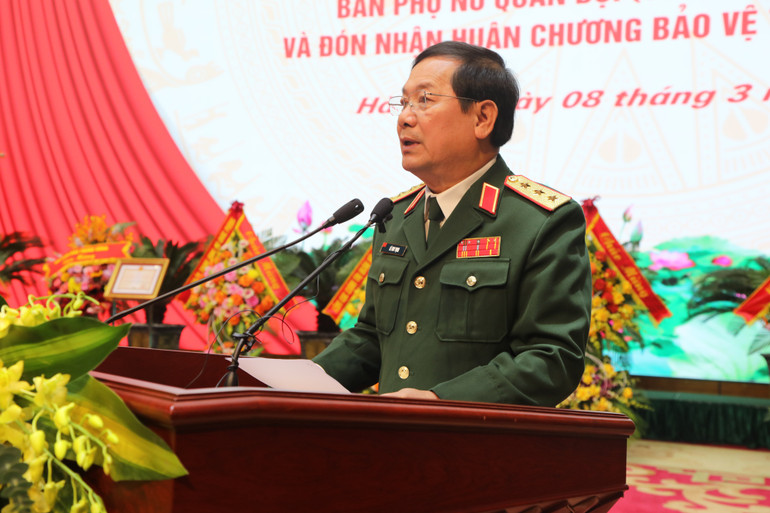 Thượng tướng Lê Huy Vịnh phát biểu ý kiến tại buổi lễ.