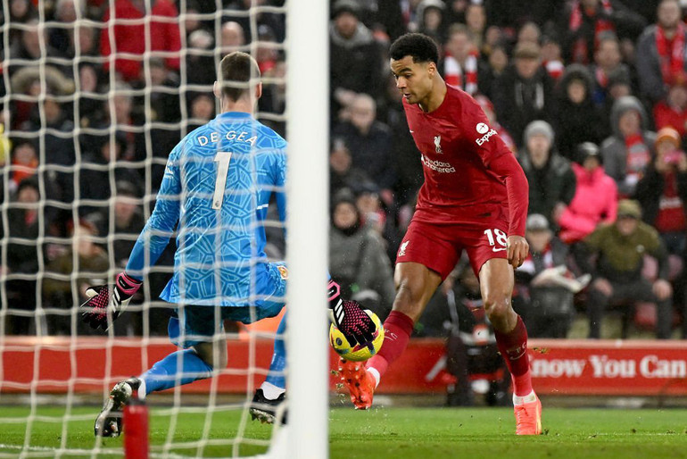 MU thi đấu khá tốt trong hiệp 1, nhưng bị thủng lưới ở phút 43 do bàn thắng của Gakpo. MU thi đấu khá tốt trong hiệp 1, nhưng bị thủng lưới ở phút 43 do bàn thắng của Gakpo.