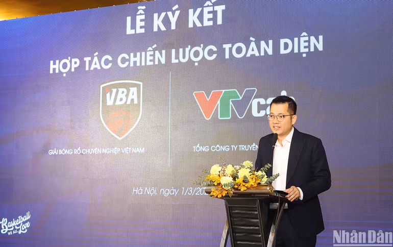 Giám đốc điều hành VBA Trần Chu Sa phát biểu tại lễ ký kết.