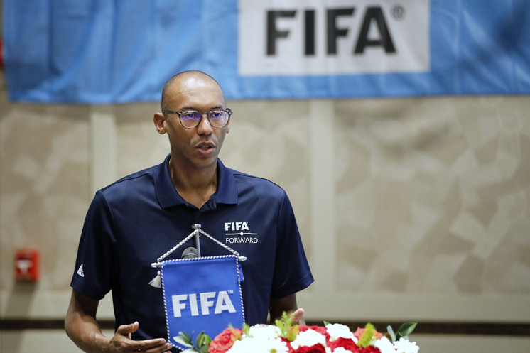 Đại diện FIFA Kenny Jean Marie.