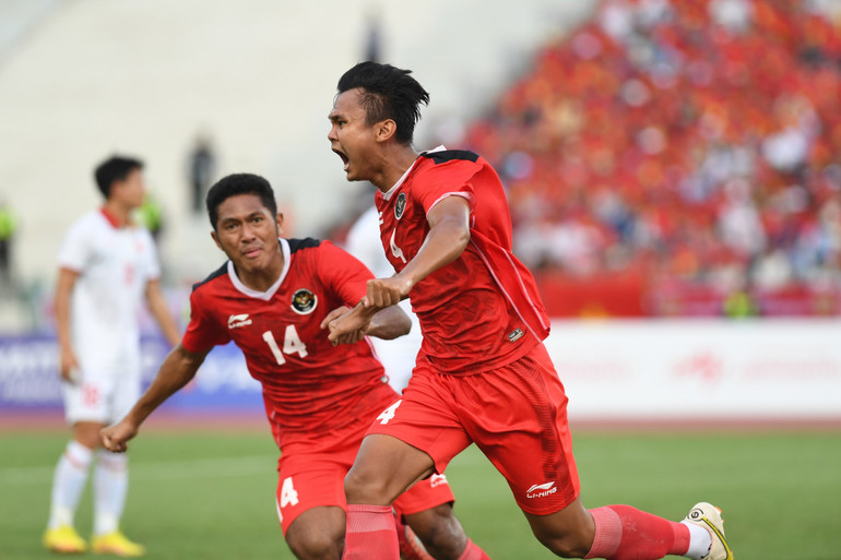 Ina Komang mở tỷ số cho U22 Indonesia. (Ảnh: Dương Thuật) Ina Komang mở tỷ số cho U22 Indonesia. (Ảnh: Dương Thuật)