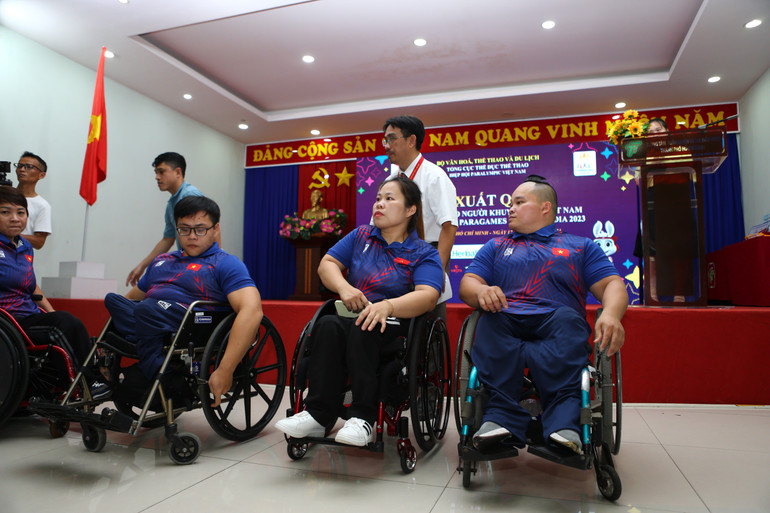 Các vận động viên đặt quyết tâm giành thành tích cao tại đại hội lần này. Các vận động viên đặt quyết tâm giành thành tích cao tại đại hội lần này.