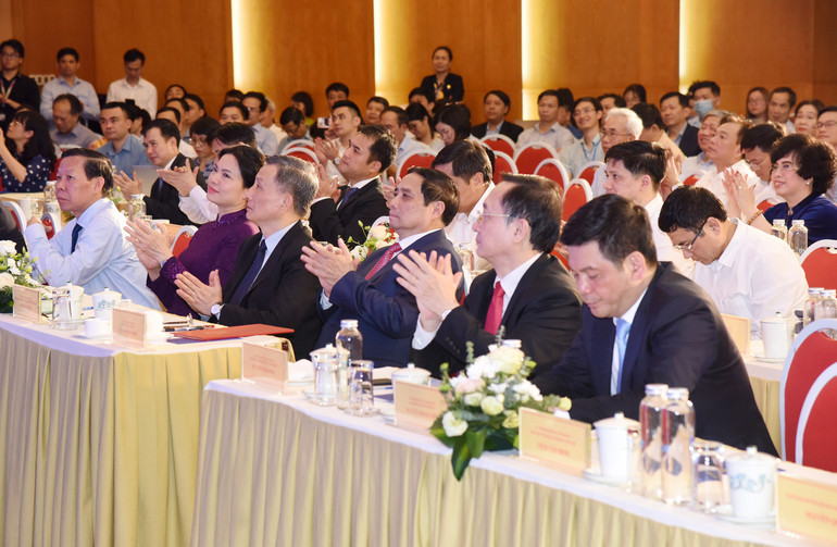 Thủ tướng Phạm Minh Chính và các đại biểu tham dự lễ chào mừng Ngày Khoa học và Công nghệ Việt Nam.