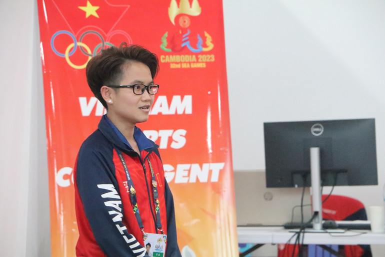 Kỳ thủ Tôn Nữ Hồng Ân chia sẻ cảm xúc sau chiến thắng trong thi đấu môn cờ ốc.