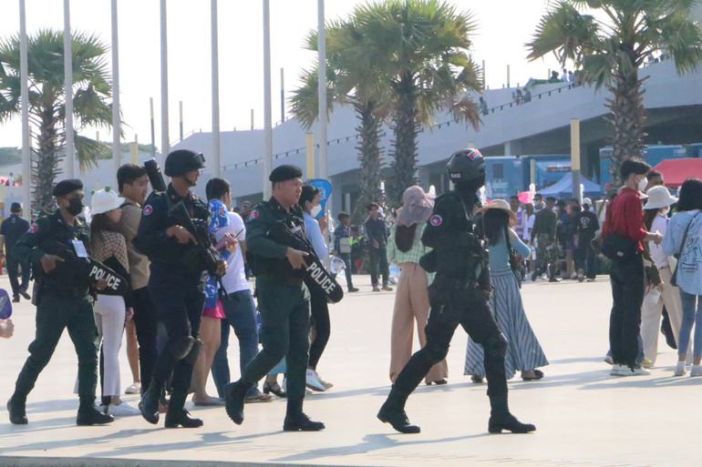 An ninh được bảo vệ chặt chẽ.