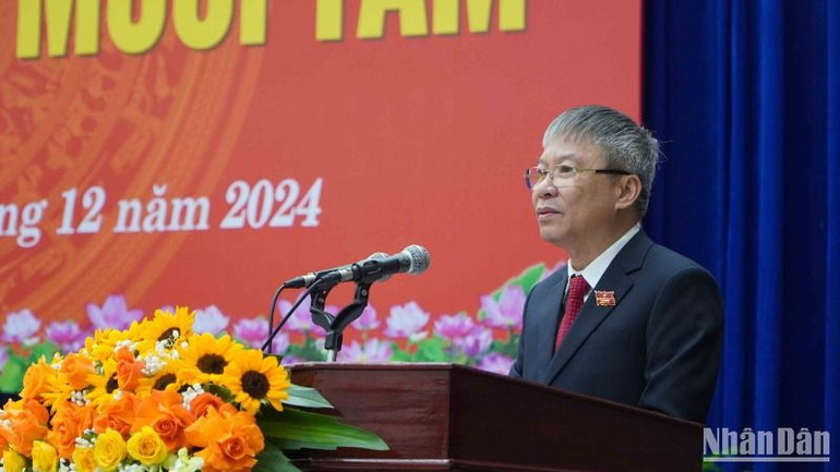 Phó Bí thư Thường trực Tỉnh ủy, Chủ tịch Hội đồng nhân dân tỉnh Nguyễn Đức Dũng phát biểu khai mạc kỳ họp.