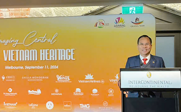 Giám đốc Sở Văn hóa, Thể thao và Du lịch Quảng Nam Nguyễn Thanh Hồng phát biểu tại Chương trình giới thiệu du lịch Quảng Nam-Đà Nẵng-Thừa Thiên Huế tại thành phố Melbourne (Australia). Giám đốc Sở Văn hóa, Thể thao và Du lịch Quảng Nam Nguyễn Thanh Hồng phát biểu tại Chương trình giới thiệu du lịch Quảng Nam-Đà Nẵng-Thừa Thiên Huế tại thành phố Melbourne (Australia).