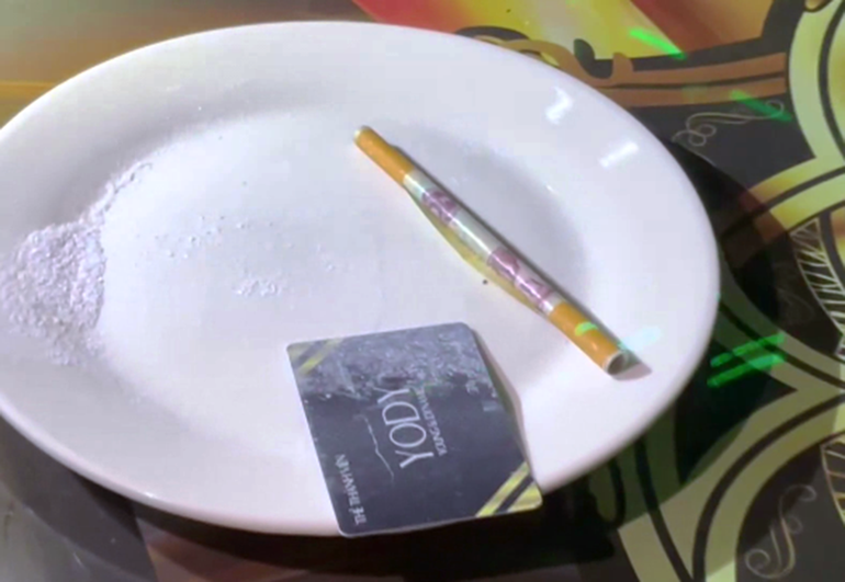 Tang vật thu giữ tại phòng số 7, quán karaoke Paris.