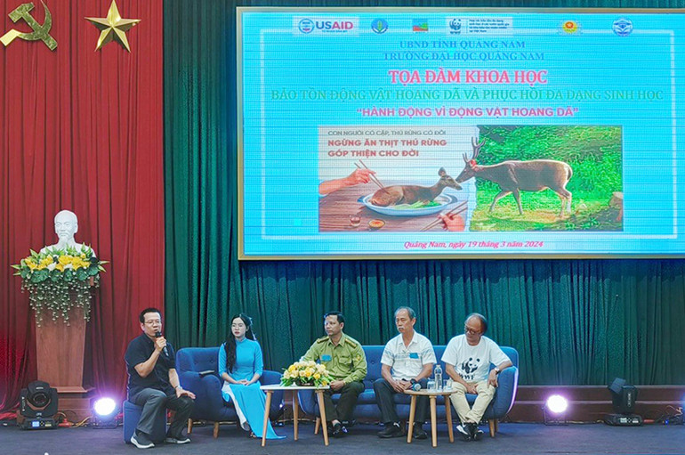 Các chuyên gia, nhà nghiên cứu, nhà quản lý cảnh báo tình trạng săn bắt, mua bán, sử dụng trái phép động vật hoang dã ngày càng tăng, ảnh hưởng đến tính đa dạng sinh học.