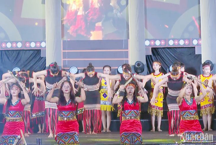 Chương trình nghệ thuật khai mạc Ngày hội Văn hóa, Thể thao và Du lịch các huyện miền núi Quảng Nam lần thứ 20.